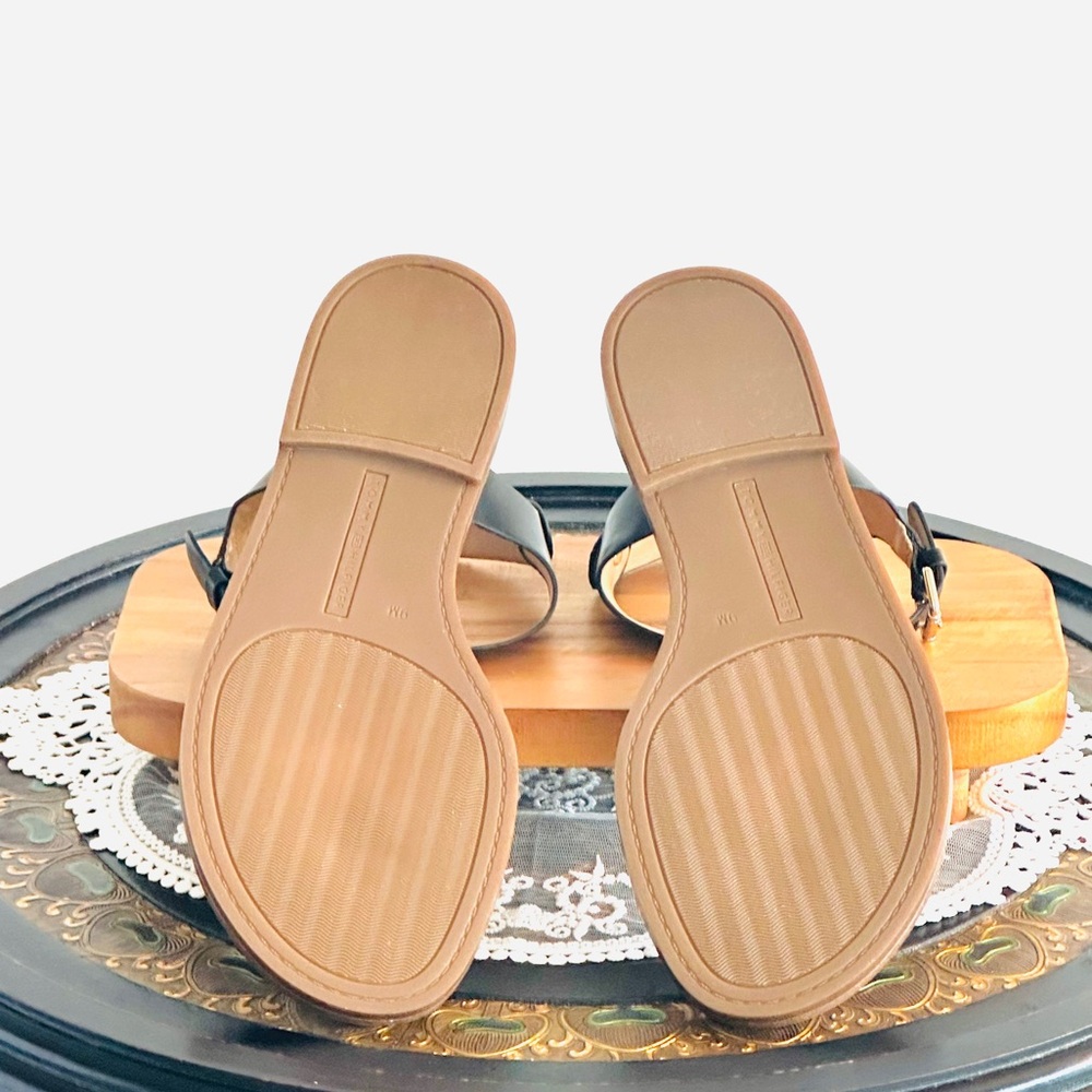 🌻Tommy Hilfiger Open-Toe T-Strap Sandals, Sz 9, Black w/Goldtone Accents (NWT) - Picture 3 of 5